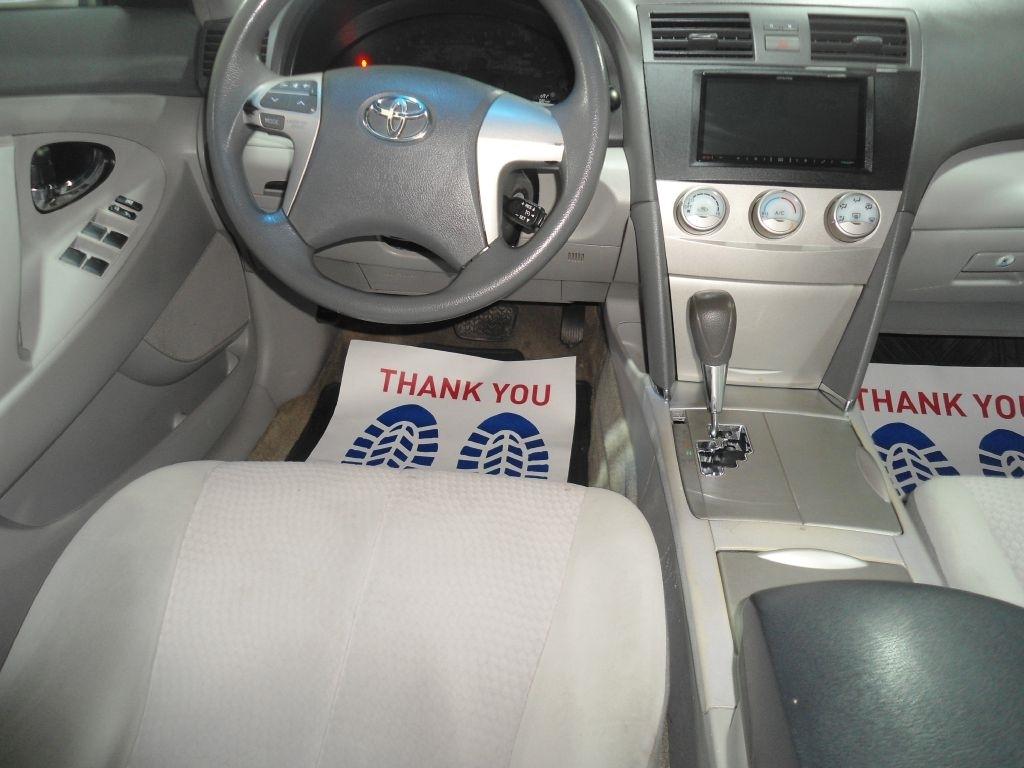 Toyota Camry 4dr Sdn I4 Man (Natl) 2010