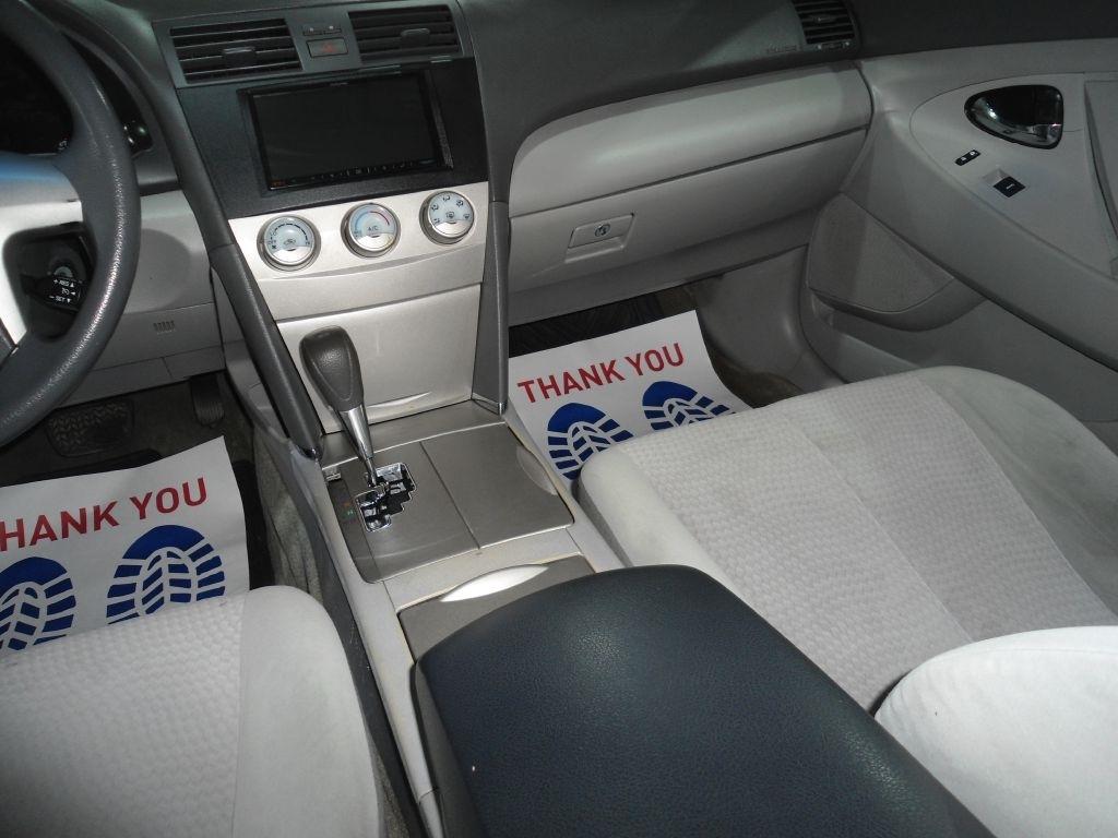 Toyota Camry 4dr Sdn I4 Man (Natl) 2010