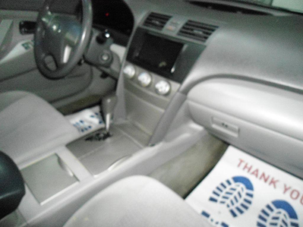 Toyota Camry 4dr Sdn I4 Man (Natl) 2010