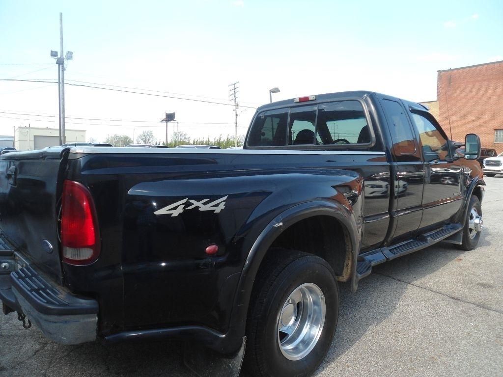 Ford Super Duty F-350 DRW Supercab 158" Lariat 4WD 2001