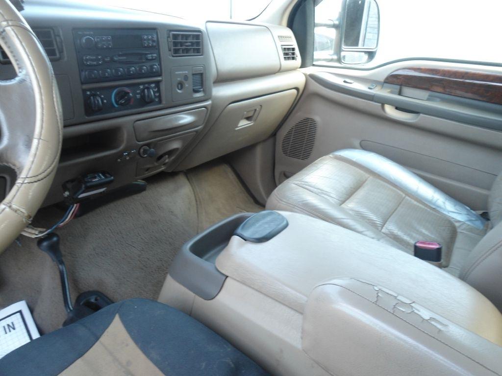 Ford Super Duty F-350 DRW Supercab 158" Lariat 4WD 2001