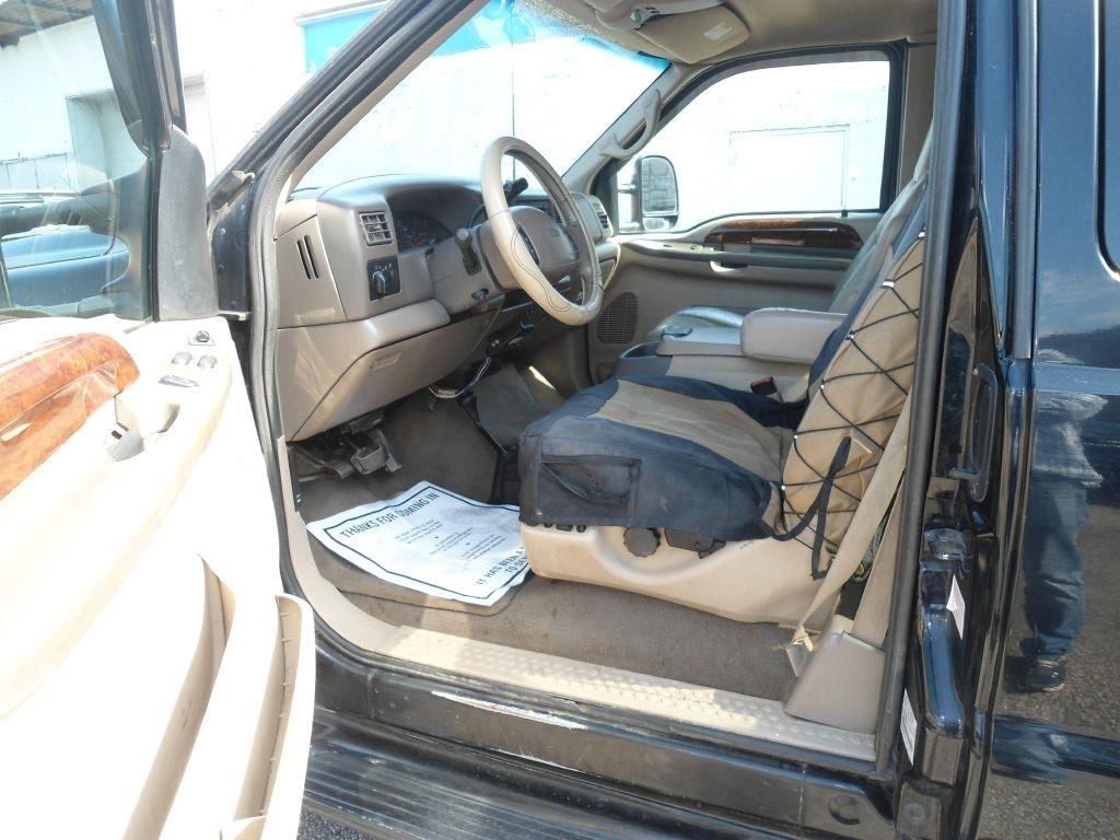 Ford Super Duty F-350 DRW Supercab 158" Lariat 4WD 2001