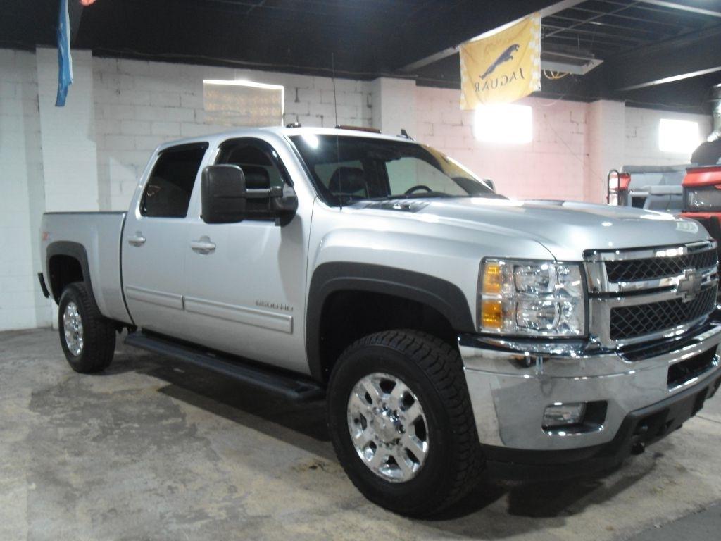 Chevrolet Silverado 2500HD 4WD Crew Cab 153.7" LTZ 2011