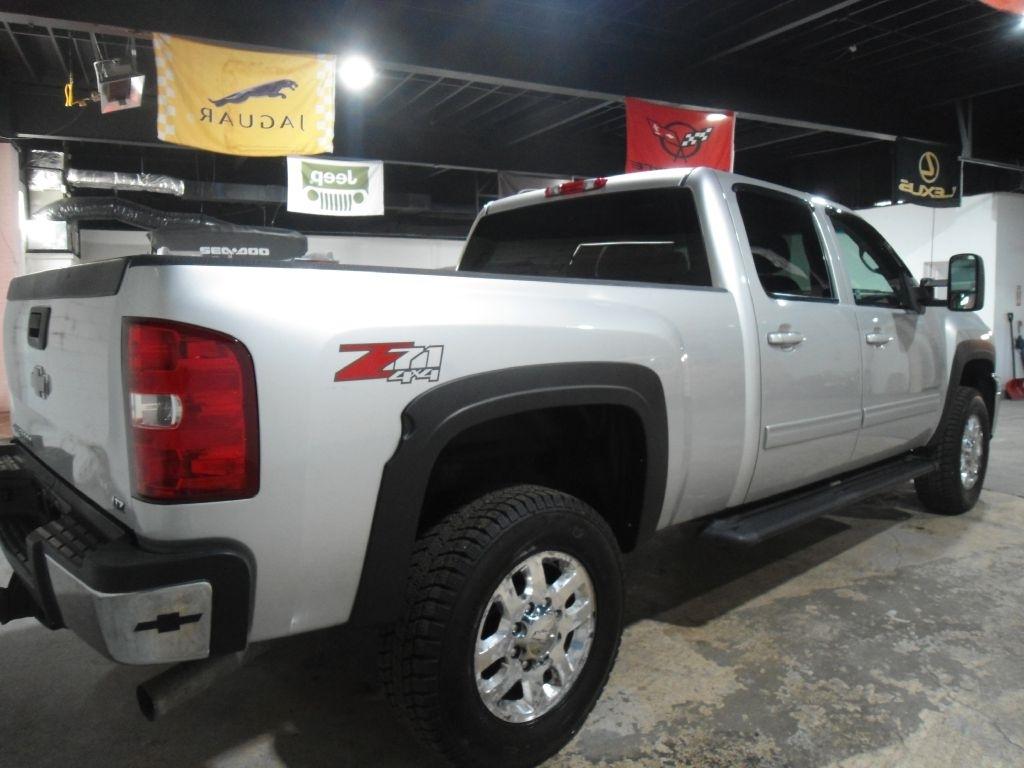 Chevrolet Silverado 2500HD 4WD Crew Cab 153.7" LTZ 2011