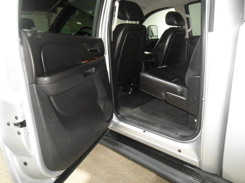 Chevrolet Silverado 2500HD 4WD Crew Cab 153.7" LTZ 2011