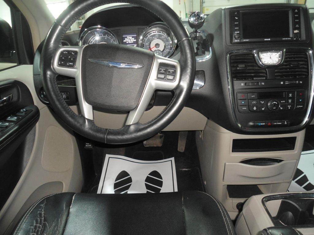 Chrysler Town & Country 4dr Wgn Touring 2014