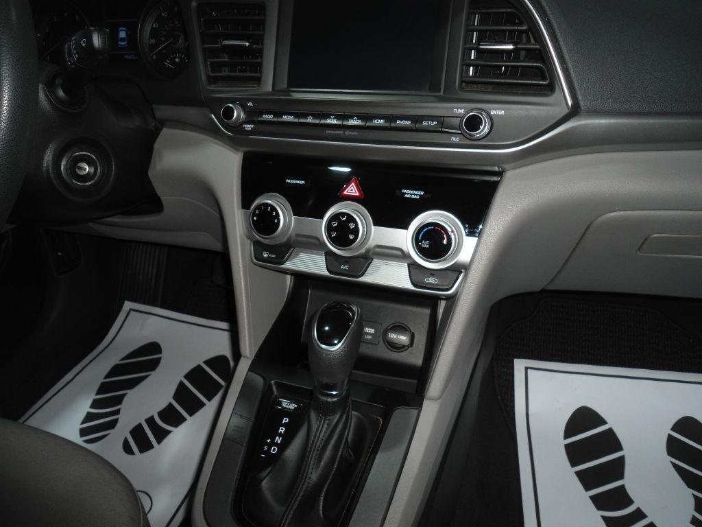 Hyundai Elantra SEL Auto 2019