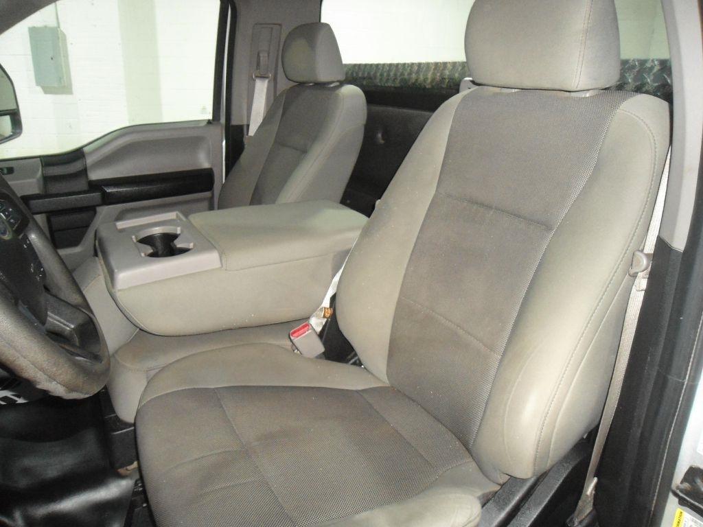 Ford F-150 4WD Reg Cab 141" XLT 2016