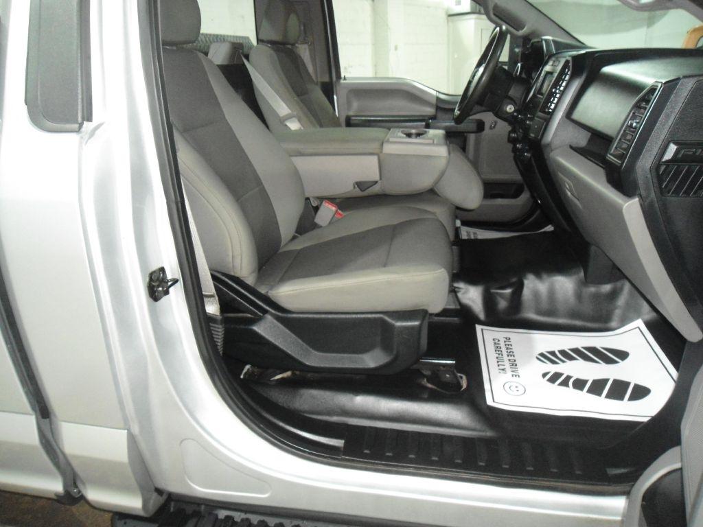 Ford F-150 4WD Reg Cab 141" XLT 2016