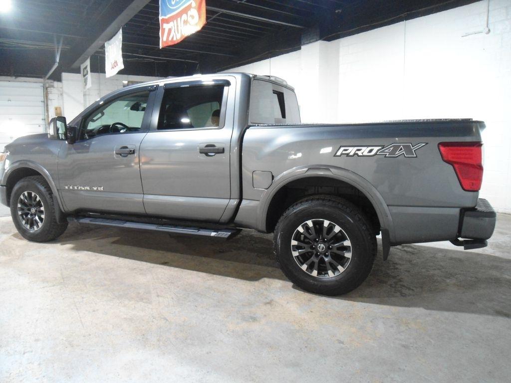 Nissan Titan 4x4 Crew Cab Platinum Reserve 2018