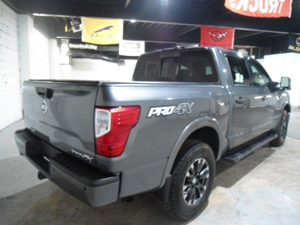 Nissan Titan 4x4 Crew Cab Platinum Reserve 2018
