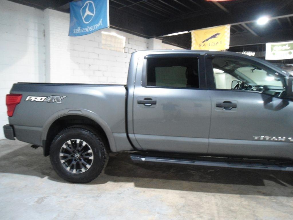 Nissan Titan 4x4 Crew Cab Platinum Reserve 2018