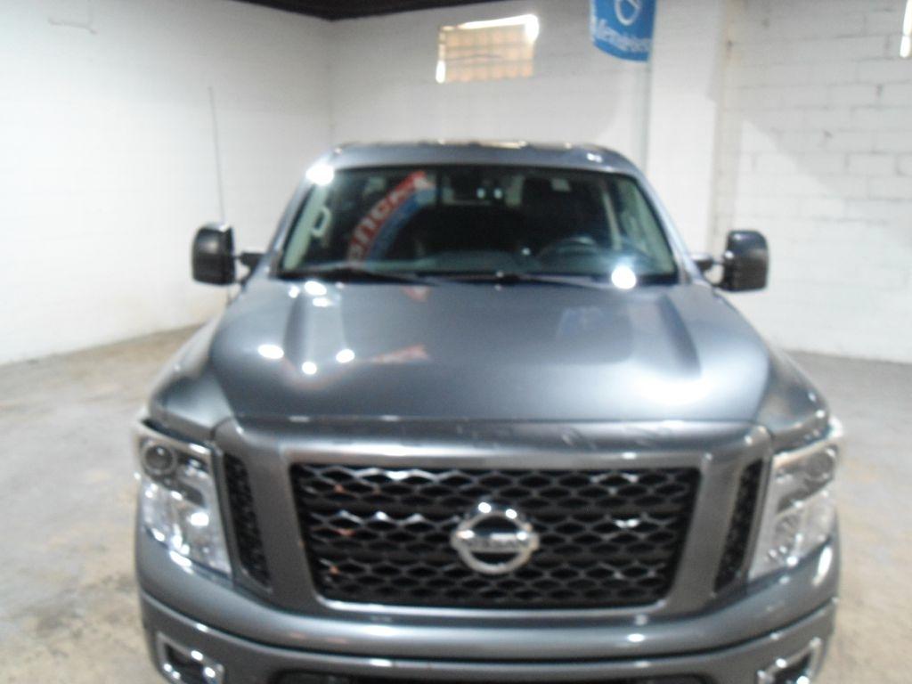 Nissan Titan 4x4 Crew Cab Platinum Reserve 2018