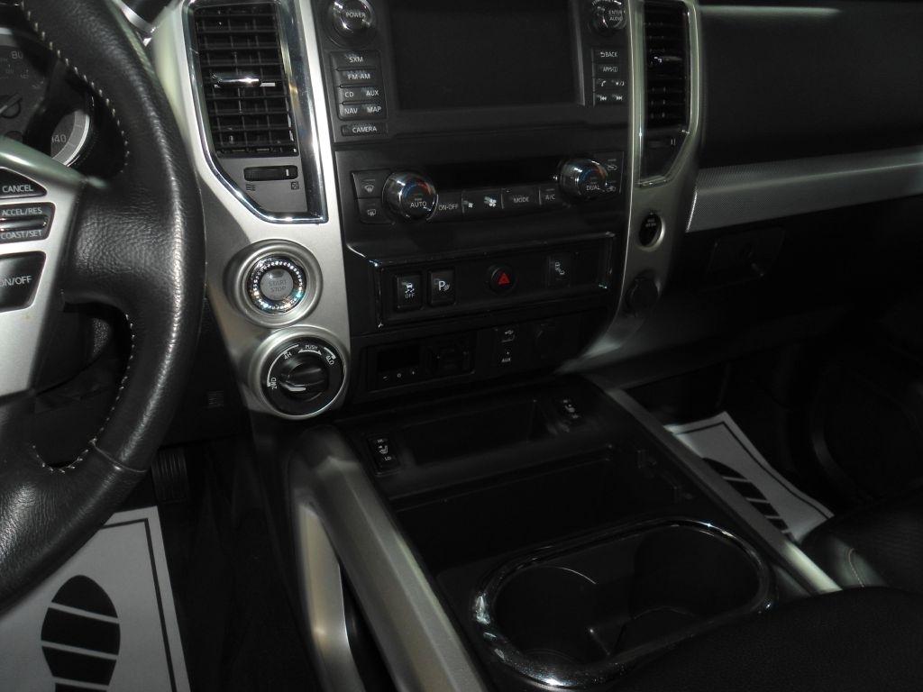 Nissan Titan 4x4 Crew Cab Platinum Reserve 2018