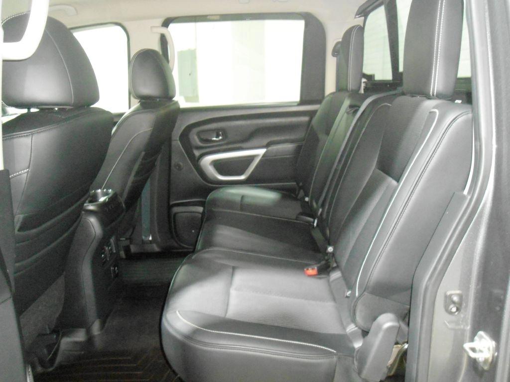 Nissan Titan 4x4 Crew Cab Platinum Reserve 2018