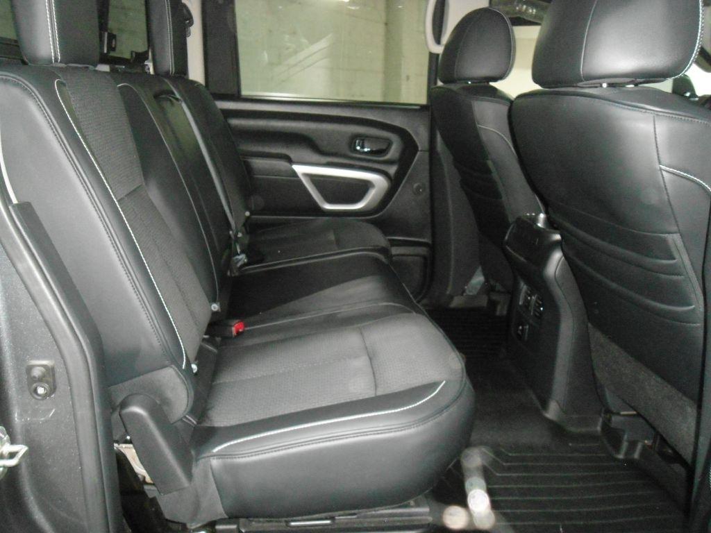 Nissan Titan 4x4 Crew Cab Platinum Reserve 2018