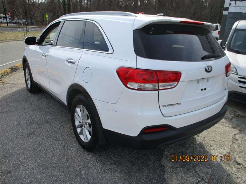 Kia Sorento LX V6 2WD 2017
