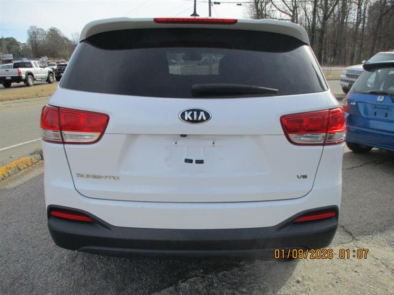 Kia Sorento LX V6 2WD 2017