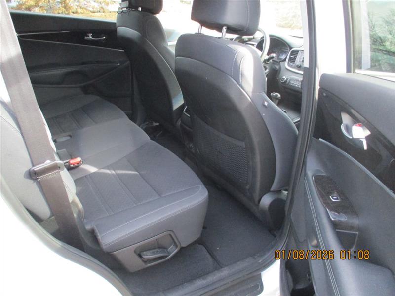 Kia Sorento LX V6 2WD 2017