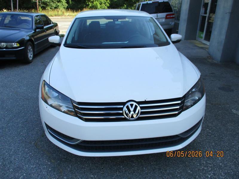 2014 Volkswagen Passat's photo