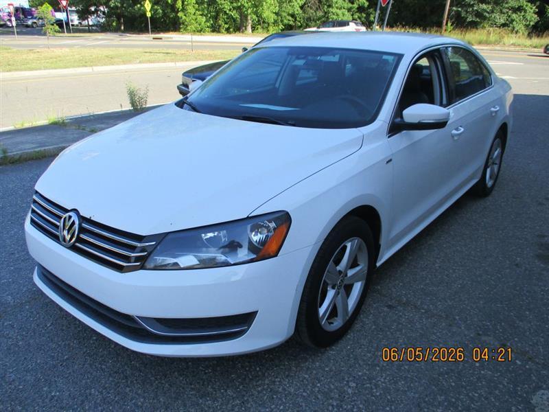 Volkswagen Passat 1.8T S AT 2014
