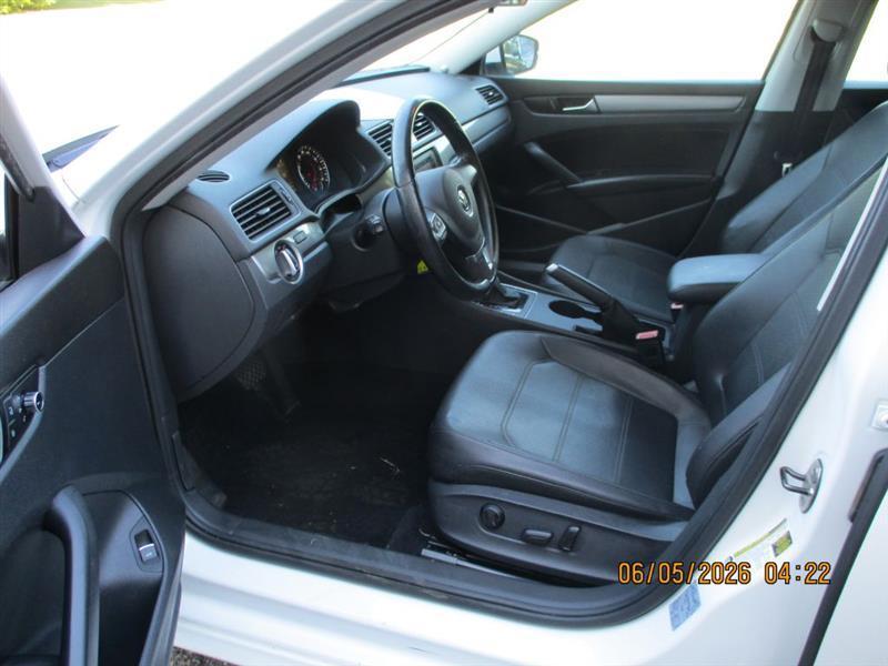 Volkswagen Passat 1.8T S AT 2014