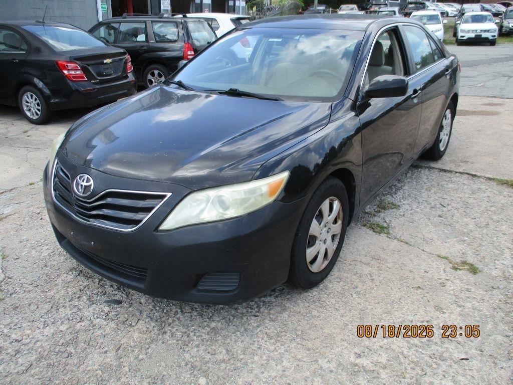 Toyota Camry Base 6-Spd AT 2011