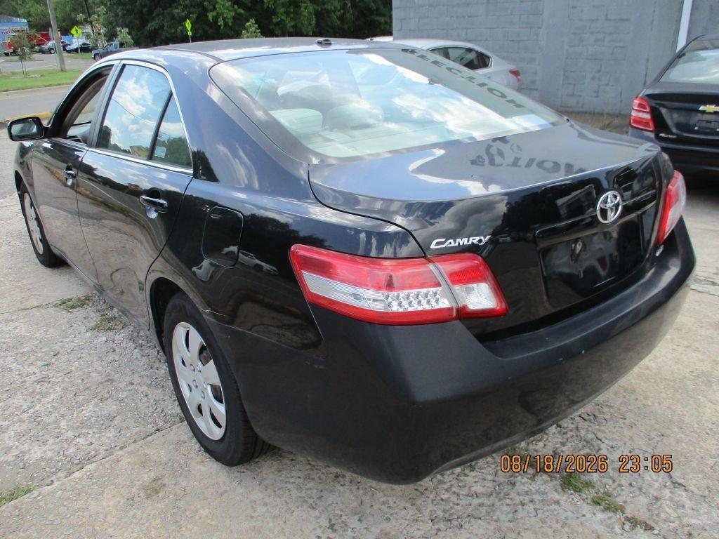 Toyota Camry Base 6-Spd AT 2011