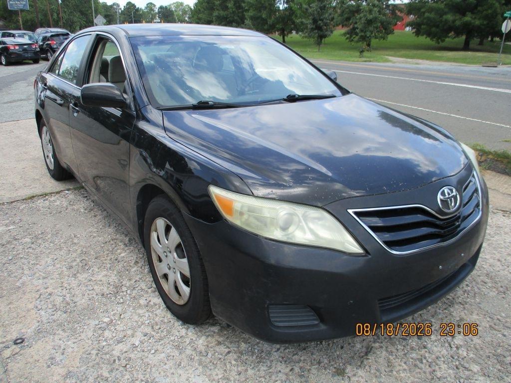 Toyota Camry Base 6-Spd AT 2011