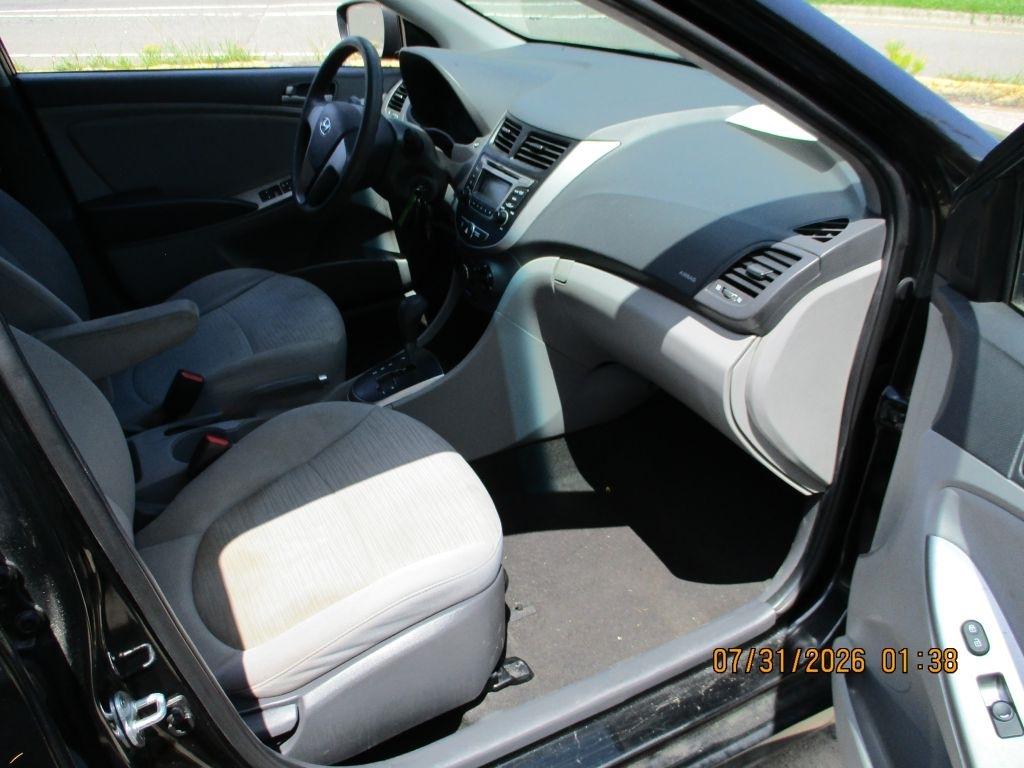 Hyundai Accent SE 4-Door 6A 2017