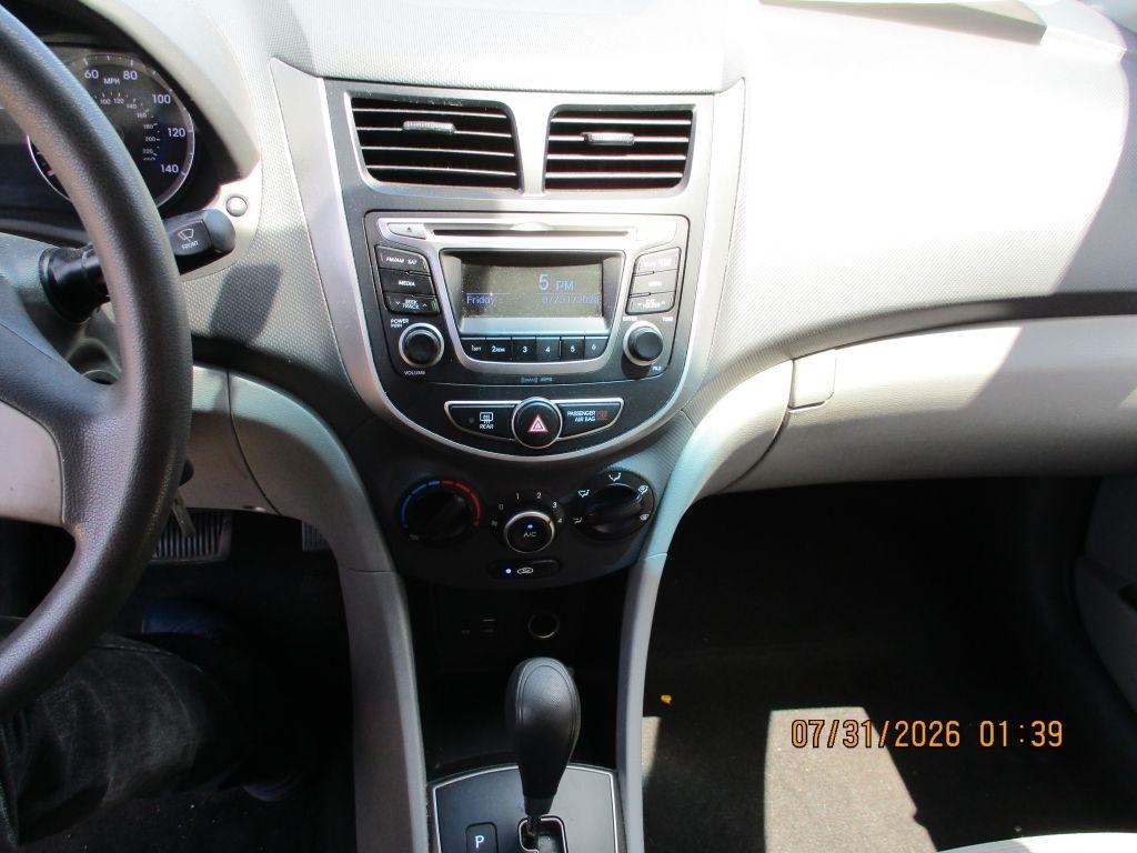Hyundai Accent SE 4-Door 6A 2017