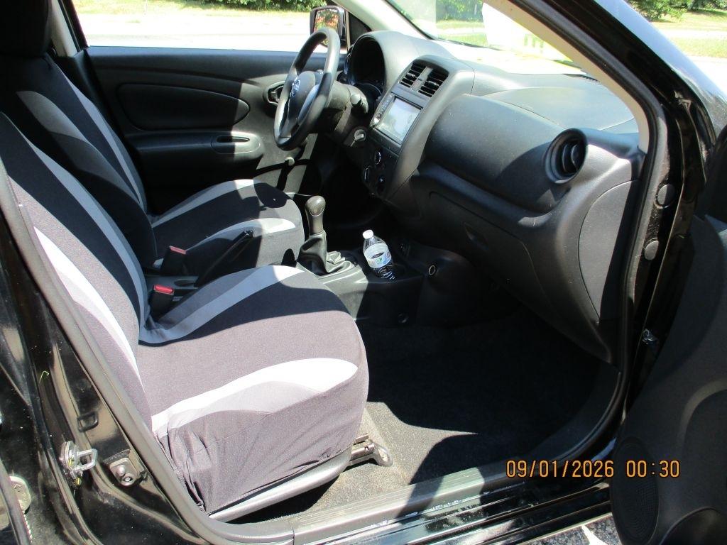 Nissan Versa 1.6 S 5M 2019