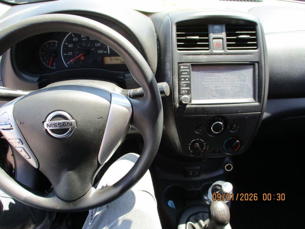 Nissan Versa 1.6 S 5M 2019