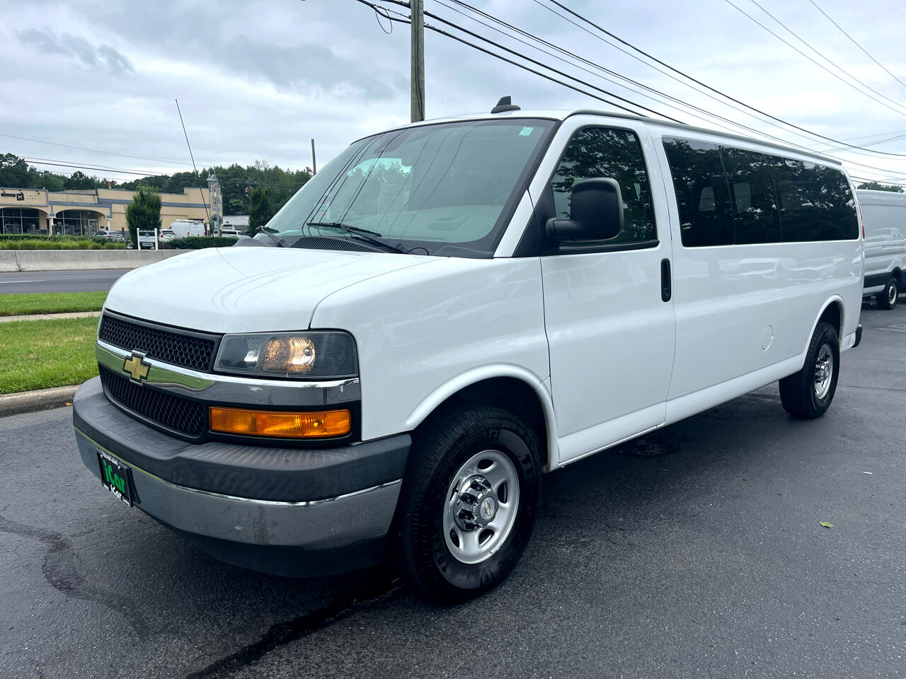 Chevrolet Express Passenger RWD 3500 155" LT 2020