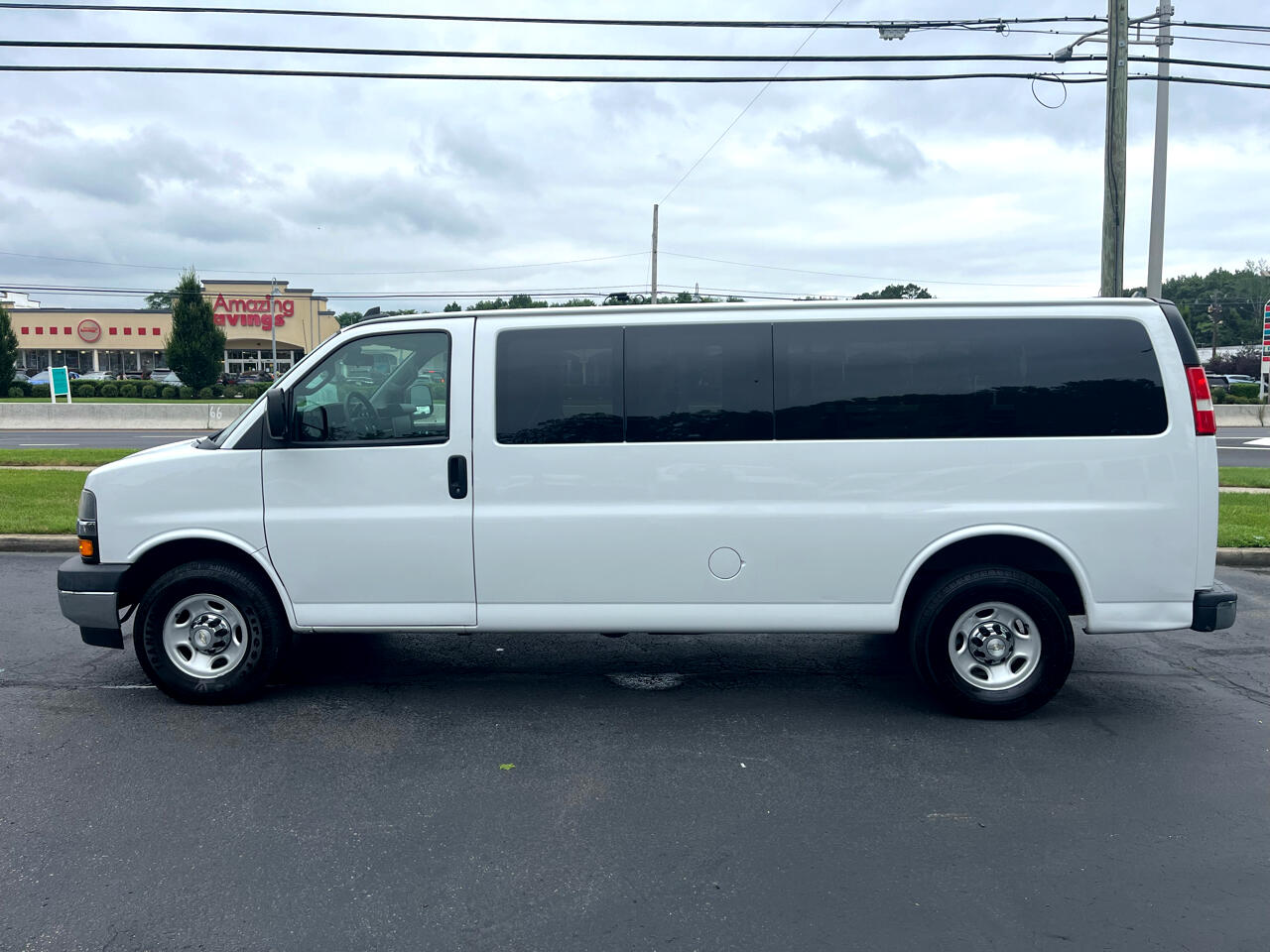 Chevrolet Express Passenger RWD 3500 155" LT 2020