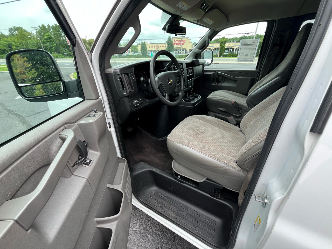 Chevrolet Express Passenger RWD 3500 155" LT 2020