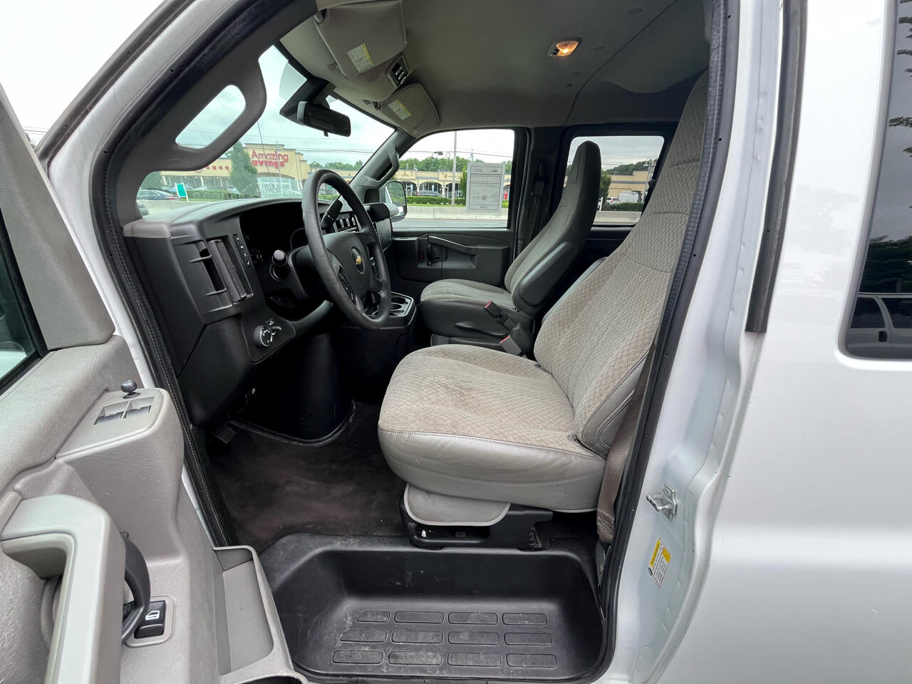 Chevrolet Express Passenger RWD 3500 155" LT 2020