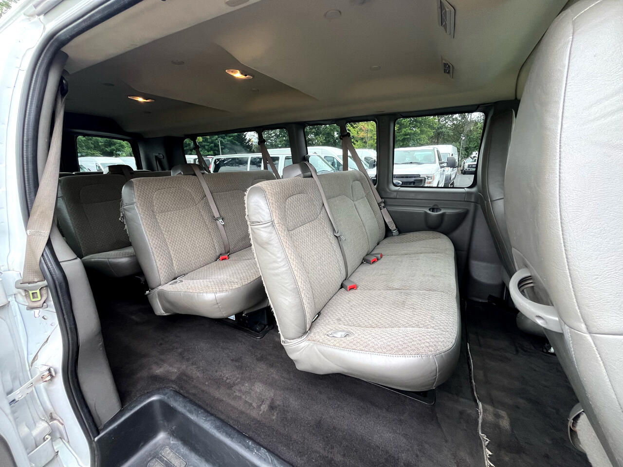 Chevrolet Express Passenger RWD 3500 155" LT 2020