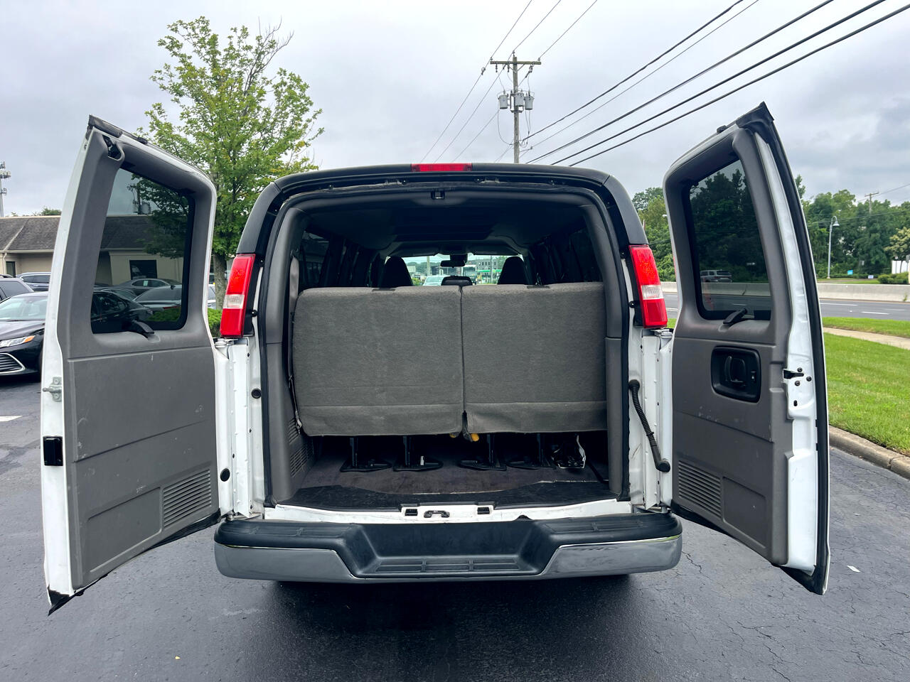 Chevrolet Express Passenger RWD 3500 155" LT 2020
