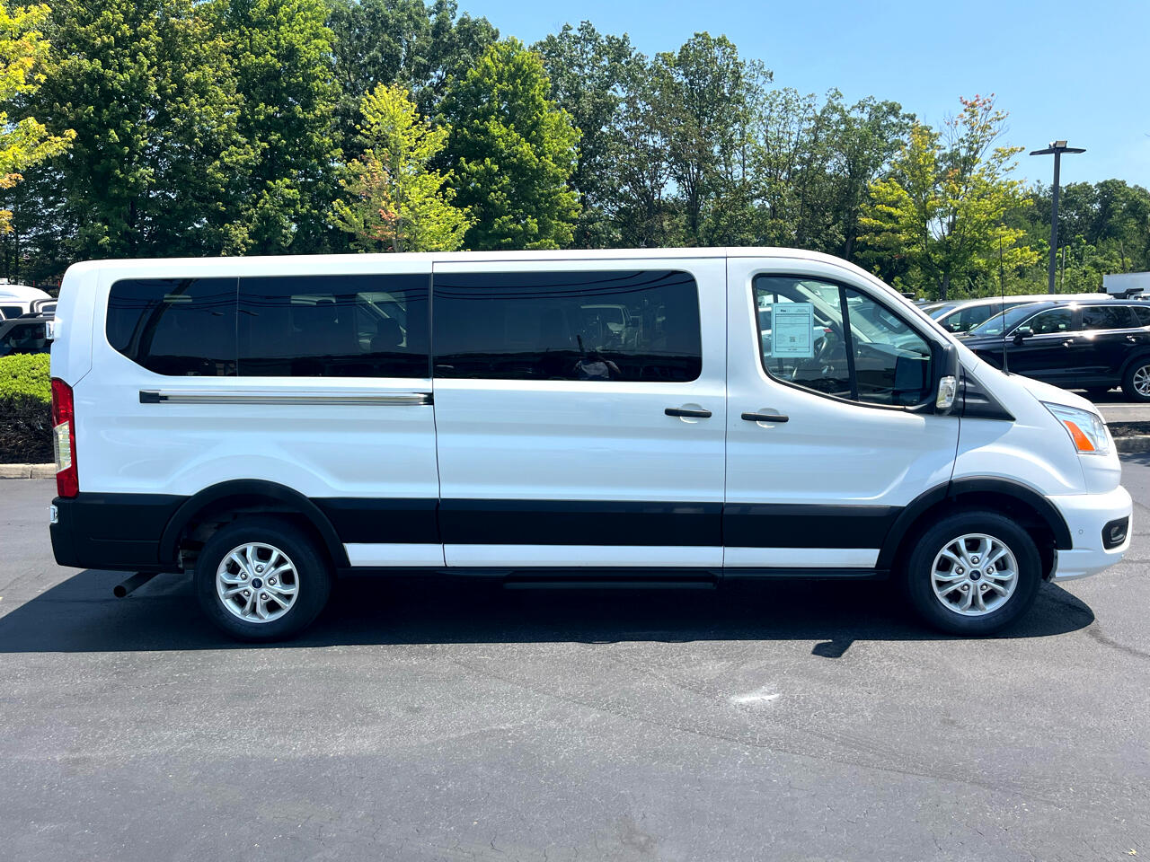 Ford Transit Passenger Wagon T-350 148" Low Roof XLT RWD 2021