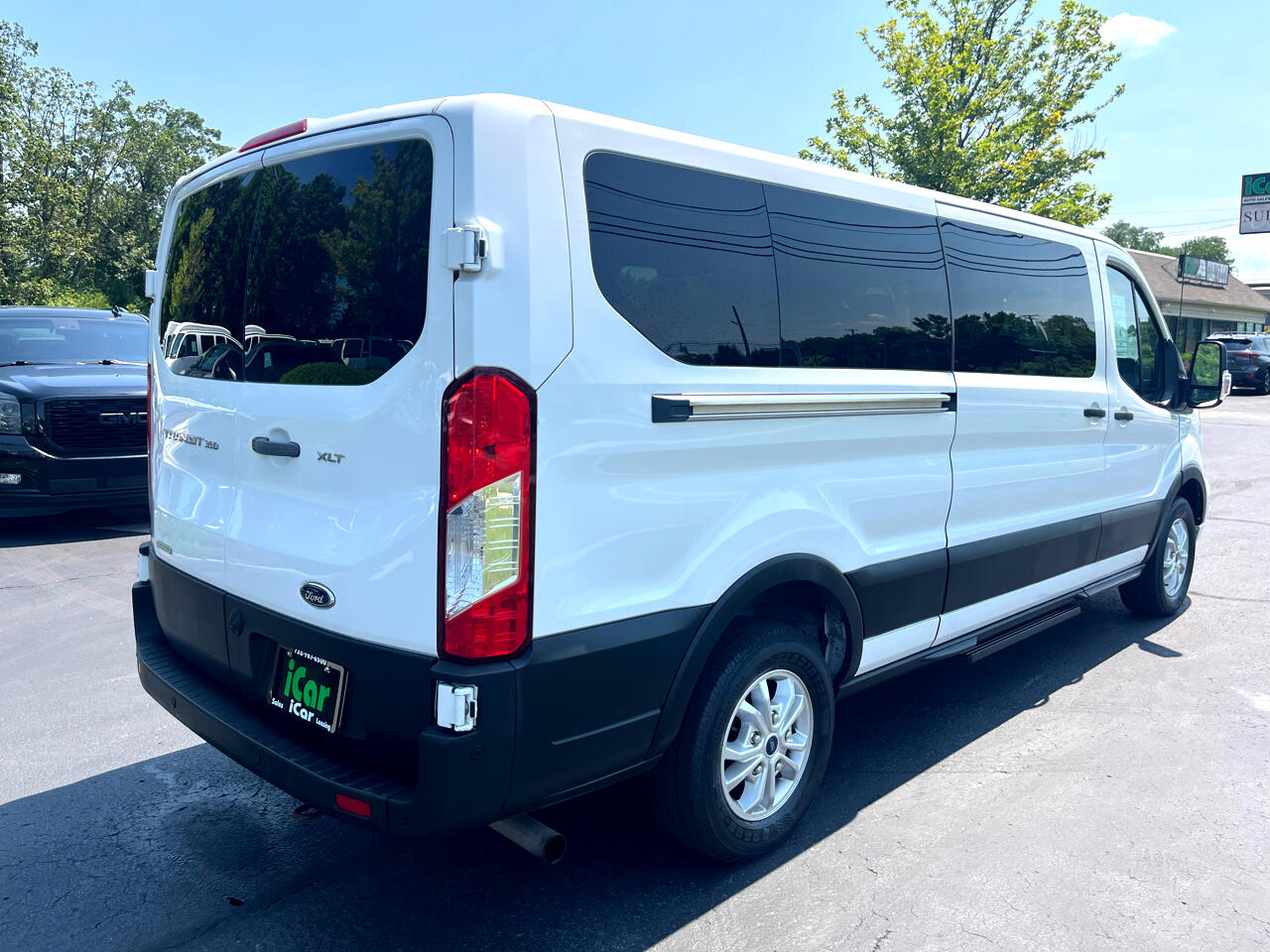 Ford Transit Passenger Wagon T-350 148" Low Roof XLT RWD 2021