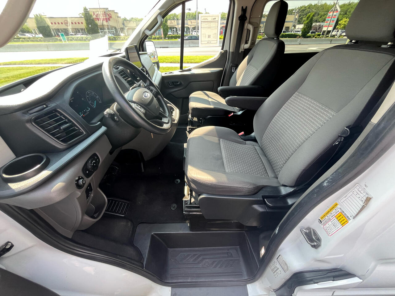 Ford Transit Passenger Wagon T-350 148" Low Roof XLT RWD 2021