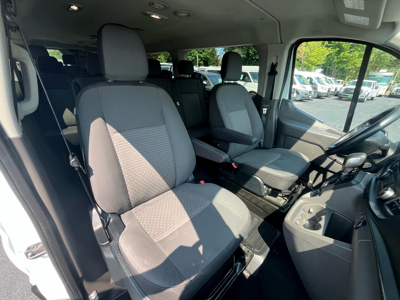 Ford Transit Passenger Wagon T-350 148" Low Roof XLT RWD 2021