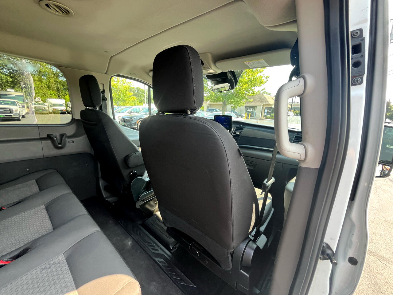 Ford Transit Passenger Wagon T-350 148" Low Roof XLT RWD 2021