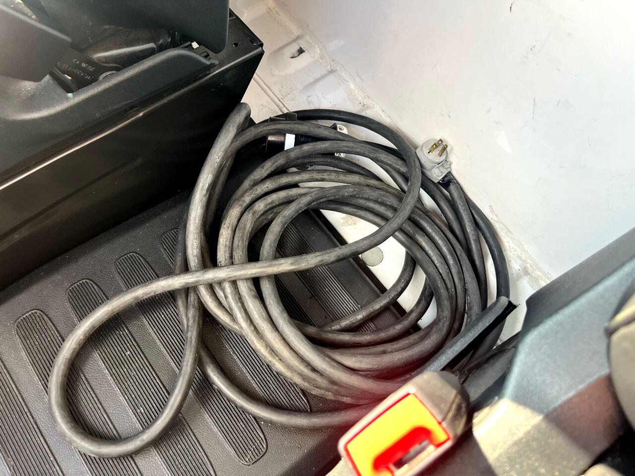 Ford Transit Cargo Van T-150 148" Med Rf 8670 GVWR RWD 2021