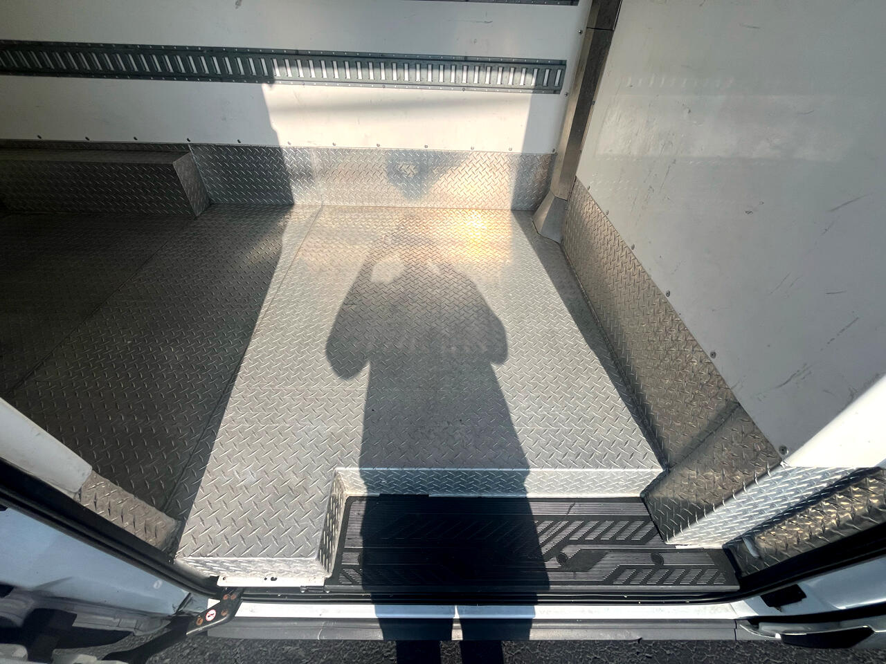 Ford Transit Cargo Van T-150 148" Med Rf 8670 GVWR RWD 2021