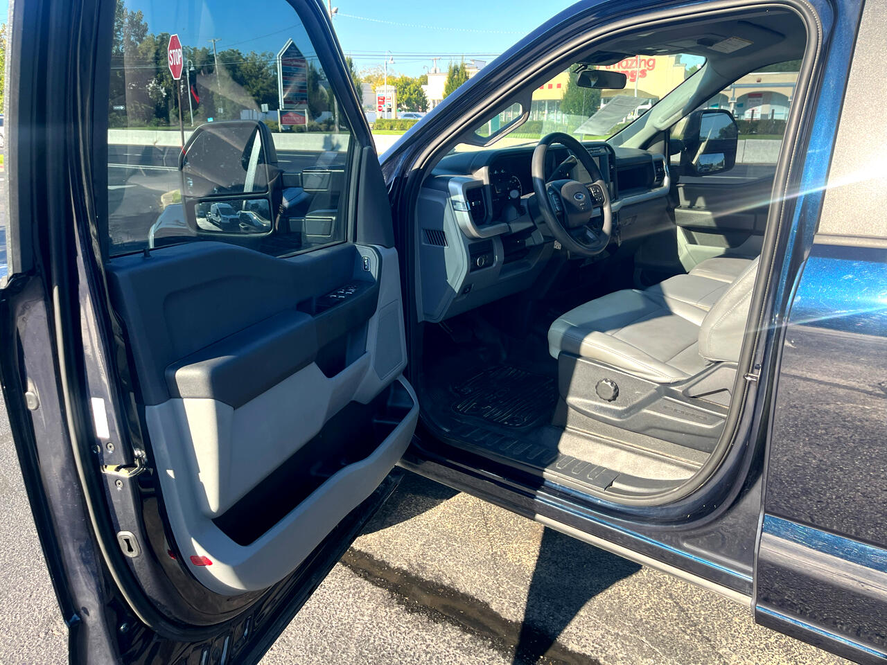 Ford Super Duty F-350 SRW  2023