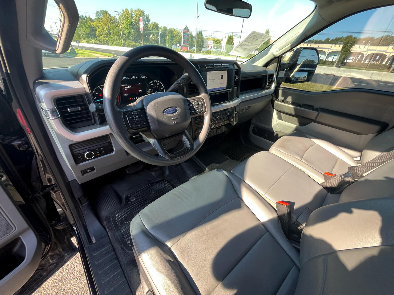 Ford Super Duty F-350 SRW  2023