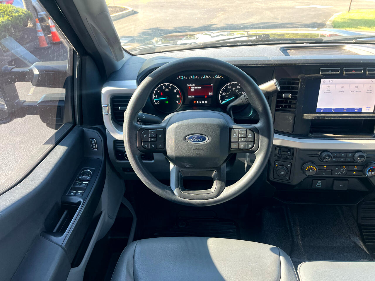 Ford Super Duty F-350 SRW  2023