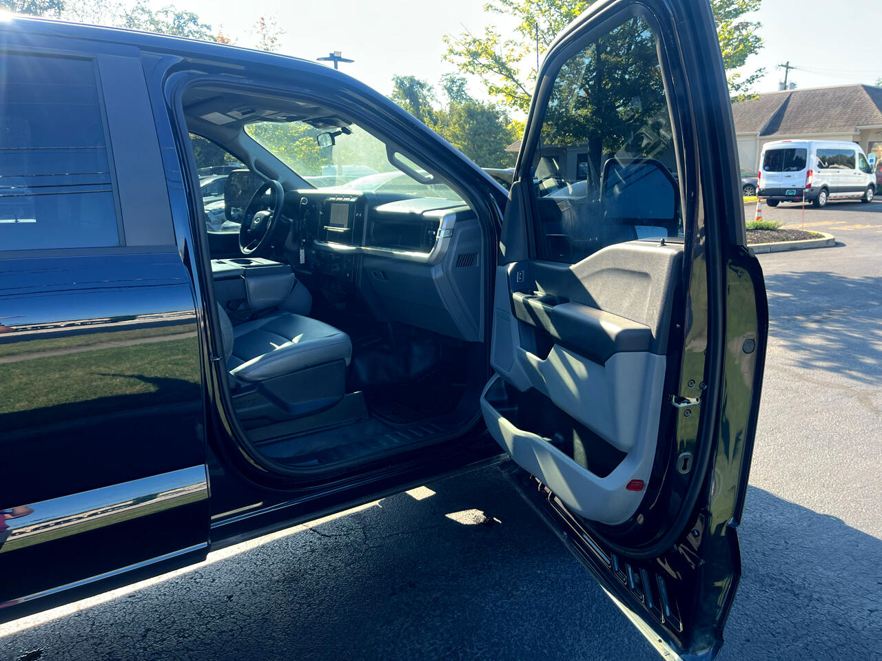 Ford Super Duty F-350 SRW  2023